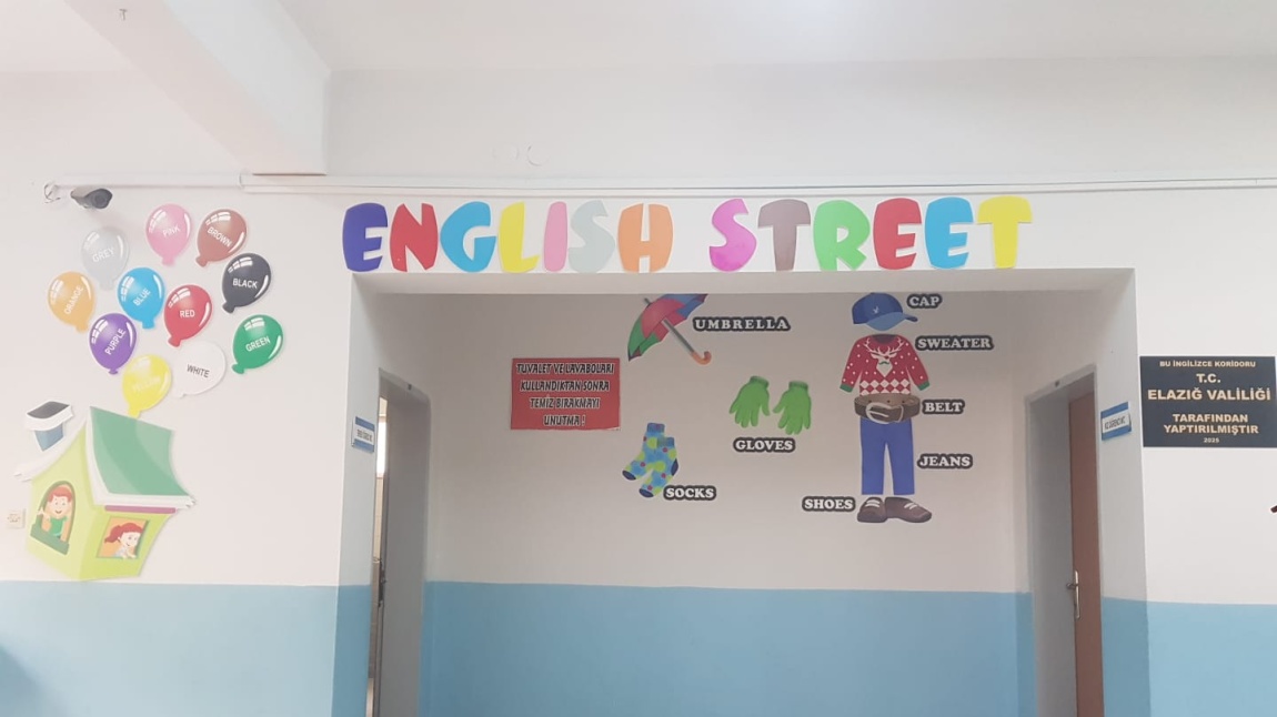 OKULUMUZDA İNGİLİZCE SOKAĞI OLUŞTURULDU
